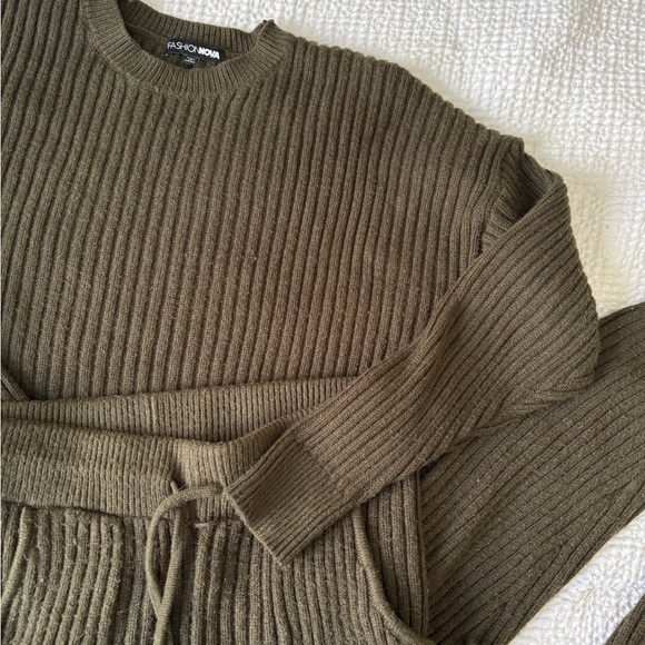 Sweater Set size Small - Picture 6 of 6